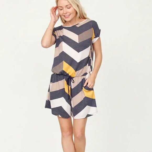 NWT ONLY $25 Boho 60s Chevron Print Romper Shorts XXL fits up to 2X SO CUTE! - Picture 2 of 4